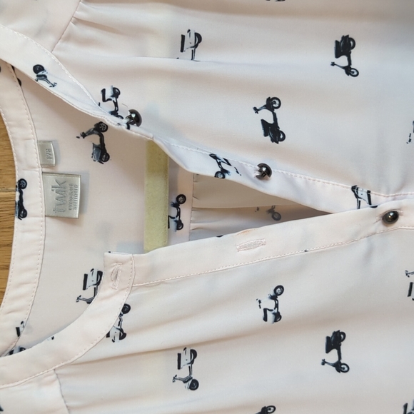 Banana Republic Light Pink Blouse - Picture 2 of 4